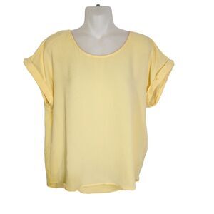 Hippie Rose Women Top Large Yellow Short Sleeve Roll Tab Stretch Hi Low Textured